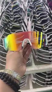 AE Mẫu kính râm thể thao leo núi thời trang mới nhiều màu sắc kính bảo hộ đạp xe kính bảo hộ trượt tuyết kính râm chống tia UV khi lái xe.