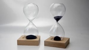 Magnetic Hourglass Exquisite Gift Home Office Desktop Decoration Sand Timer Creative Sandglass Fashionable Souvenir Timeglass