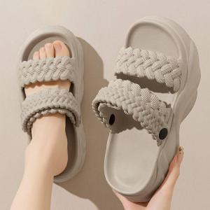 เทรนด์มาแรง รองเท้าแตะแฟชั่น ดีไซน์สวยไม่ซ้ำใครใคร ทันสมัยแบบมินิมอล งานดีขนาดนี้ ห้ามพลาด