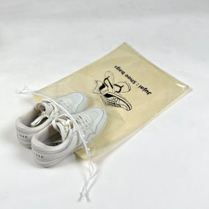 Jujai:Shoe bags  ถุงใส่รองเท้าแบบหูรูด รุ่นหนา ถุงเก็บรองเท้า  สกรีนสีดำ สามารถใส่ กล่องใส่รองเท้า  พกพาง่ายสะดวกและเป็นระเบียบ