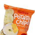 Calbee Potato Chips Cheddar & Sour Cream (28g). 