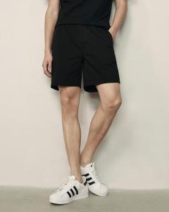 Giordano Mens กางเกงผู้ชาย Korea Collection Twill Pleated Shorts 01105532001 กางเกงขาสั้นผู้ชาย กางเกงจิออดาโน