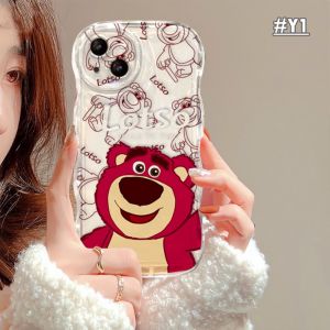 (Lokal Ready) Xinyu Casing hp Realme C53 C51 C55 C33 C35 C31 C30 C30s C21Y C25Y Realme C11 2021 C20 C15 C25 C17 C12 C3 Realme 10 9i 8i 7 Pro Realme 5 Pro 5i 5S 6i Narzo 50A Prime Kartun Lucu Lotso Strawberry Bear Tepi Bergelombang Pasangan Soft Clear Case