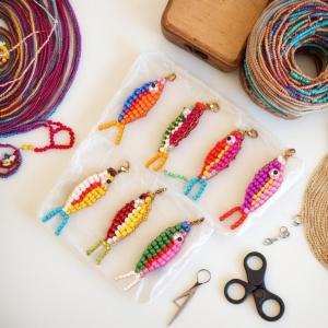 LYM 1pcs Colorful Bead Small Fish Pendant Keychain Phone Case Bag Charms Backpack Accessories Bag Pendant