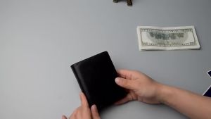 AE New mens short wallet with automatic pop-up aluminum alloy card holder anti-theft and anti-magnetic card case