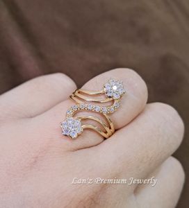 Cincin Wanita Kristal 2 Bunga Panjang Titanium Emas 22K
