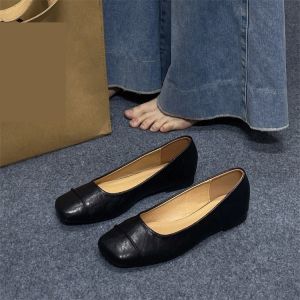 Free Shipping Square-Toe Shallow-Mouth Flat-Soled Women’S Leather Shoes 2026 New Style Soft-Soled Suitable For Commuting And Work Fashionable And Versatile Flats