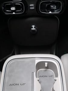 สำหรับ GAC AION UT 2025 2026 แผ่นรองประตู ที่เก็บน้ำ กล่องเก็บของ แผ่นกันลื่น ตกแต่งภายใน ป้องกัน