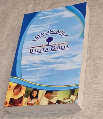 Magandang Balita Biblia Tagalog No Index Paperback 8x5.2x1inches MBB12TAG050