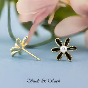 [Studs & Such] 925 Silver Black Enamel Flower Stud Earrings With Shell Pearl