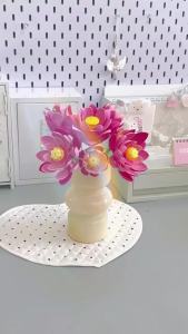 260-piece pink lotus flower building block set a simulated lotus flower assembly kit a realistic plant model a home/office decoration a special gift for plant lovers and a creative gift for your best friend or partner.