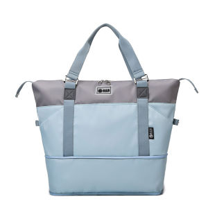 กระเป๋าเดินทางสีสวยใหญ่ แบ่งส่วนแห้งและเปียก