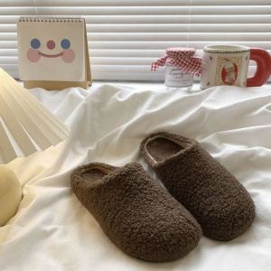 Qiaoyuluo Dép nữ thời trang mới mùa thu và mùa đông đế dày đệm bảo vệ ngón chân dép nửa chân nữ đáy phẳng Lót Lông Cừu