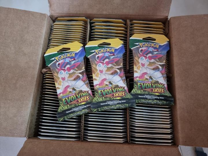 EVOLVING SKIES SLEEVED BOOSTER PACK Pokemon Tcg | Lazada Singapore