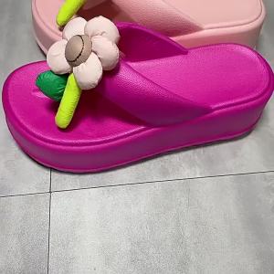 [Free Shipping] EVA slippers odor-resistant high-heeled floral cute beach slippers home use in stock
