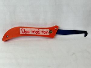 Móc nạo ron cán nhựa gấp bỏ túi tiện lợi