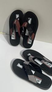 New MenS Flip-Flops Non-Slip Casual Summer Soft-Soled Suitable For Outdoor Wear Trendy Beach-Friendly Durable And Wear-Resistant
