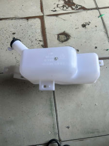 Bình xịt kiếng xe tải hyundai hd65 hd72 mighty2 hd 99 hd110s pamax...hàng đẹp giá 1 cái.MST90