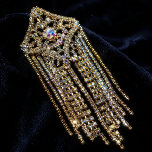 Sparkly AB Crystal Shoulder Epaulets Rhinestone Fringe Shoulder Ornament Glamorous Lightweight Clothing Accessory Women
