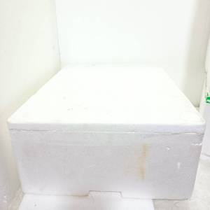 B6 กล่องโฟม สำหรับใส่อาหาร แพ็คสินค้า ปลูกผักออแกนิค สินค้าใช้งานแล้ว 1 ครั่ง หนา 1 นิ้ว สภาพ 95 %