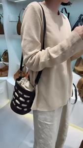 Túi xách nữ da bò thuộc thảo mộc Qiu Zhen túi đan kiểu giỏ xách tay đeo vai đeo chéo túi xô da thật túi Nam Phong.