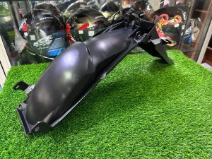 YAMAHA LC135 V2-V3 Fender Rear / Madgat Belakang Original HLY