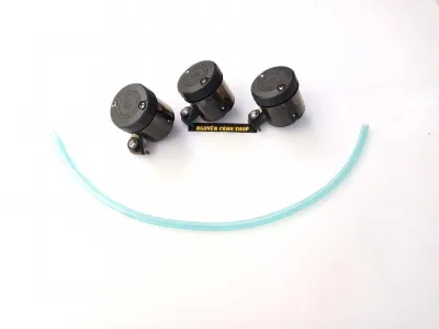 Bình dầu brembo lớn màu khói tặng ống dầu 2 món