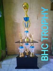 Piala Bola Kaki 3 Kristal