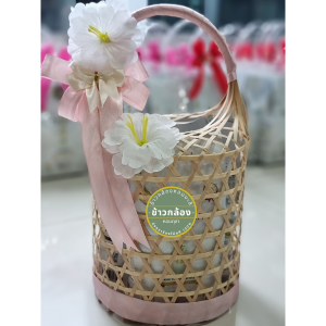 กระเช้าปีใหม่ ข้าวหอมมะลิทุ่งกุลาทุ่งกุลาร้องไห้แท้ 100% (1 กระเช้าประกอบด้วยข้าว 3 ถุง ถุงละ 500 กรัม)