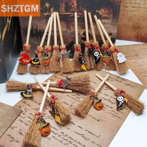 [COD] SHZTGM บ้านตุ๊กตาไม้กวาดแม่มดขนาดเล็กของตกแต่งบ้านบ้านตุ๊กตา1:12วันฮาโลวีนอุปกรณ์ตกแต่งบ้านตุ๊กตา