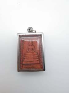 หลวงพ่อทันใจ หลังหลวงปู่ทวด วัดช้างไห้ เนื้อผงชาญหมาก สีแดง รุ่นรวยทันใจ อธิฐานตามความปรารถนา พุทธคุณ ดีนักแล