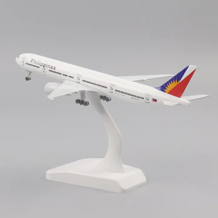 Metal%20Aircraft%20Model%2020Cm%201:400%20Philippine%20Air%20Boeing777%20Metal%20Replica%20With%20Landing%20Gear%20Alloy%20Material%20Aviation%20Simulation%20Gift%20-%20Image%202