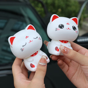 [Woken] 2 cái con mèo may mắn năng lượng mặt trời đong đưa Bảng điều khiển xe hơi Mèo Hộp giữa xe trang trí trang trí mang lại may mắn Phụ Kiện Xe Hơi