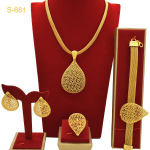 กลีบมะระกลวง ดูไบ ตะวันออกกลาง 24k ชุดเครื่องประดับสี่ชิ้น สร้อยคอ ต่างหู แหวน สร้อยข้อมือ ชุบทอง Jewelry