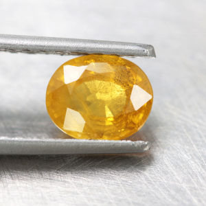 1.45 ct พลอยแท้ บุษราคัม ทรงไข่ สีเหลือง เผาเก่า บางกะจะ