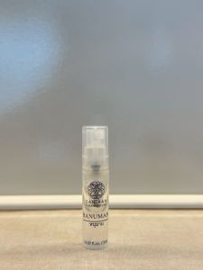 โปรโมชั่นพิเศษ San Rak Perfume ขนาด 2 ml. ใช้หัวน้ำหอมนำเข้า ( น้ำหอมแสนรัก ) ติดทน ติดนาน หอมไม่ซ้ำใครทุกกลิ่น