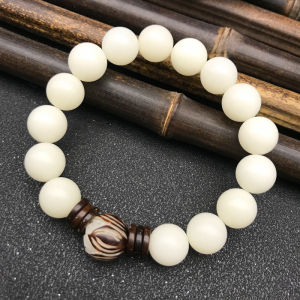 Manufacturers supply of white jade bodhi root bracelets white lotus Buddhist beads bodhi seed cultural items wholesale lotus pendants