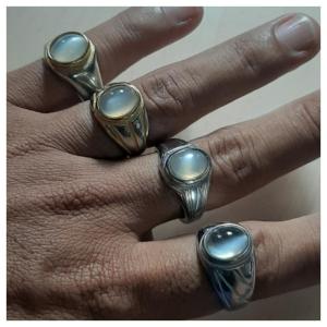 Batu Biduri Bulan Air Beras: Keindahan dan Fungsi