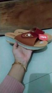 Sandal Perempuan Wedges Casual Sendal Slop Slip On Sandal Selop Wedjes Kickers Murah Berkualitas