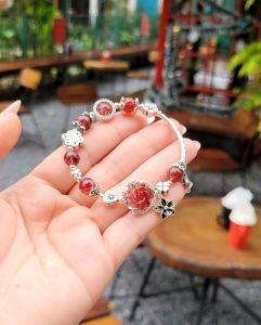 vòng tay nữ thạch anh tóc đỏ tự nhiên vip mix charm hoa mẫu đơn tóc đỏ bọc bạc và charm bạc cao cấp vòng tay đá phong thuỷ hợp mệnh thổ mệnh hoả trang sức thiết kế đủ hoá đơn thẻ bảo hành