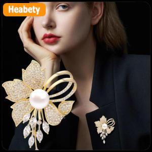 【2-3 days delivery】 Fashion Rhinestone Flowers Imitation Pearl Brooches For Women Clothing Coat Jewelry Accessries Gifts