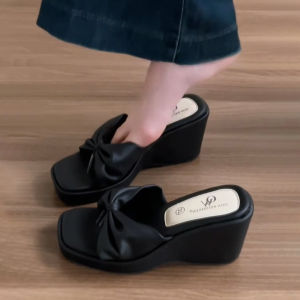 [Free Shipping] Height-Increasing ~ Black Retro Wedge Heel Flip-Flops For Women Suitable For Summer Wear With A Non-Slip Sole