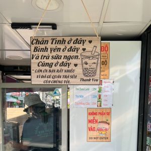 Bản gỗ khắc nội dung treo cho quán trà sữa ...kích thước 28cm x 18cm...