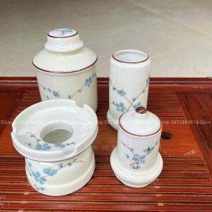 Ấm chén Bát Tràng vẽ hoa đào xanh kẻ chỉ nhã nhặn lịch sự