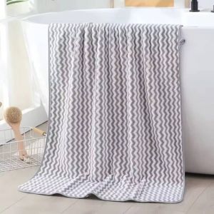 Zig Zag Microfiber Bath Towels 27" x 54" (70x140 cm) Extra Soft Plush & Quick Dry High Absorbency Large Size Towels for Bath / ST 57