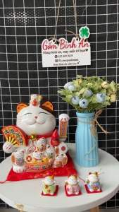 Mèo thần tài vẫy tay chiêu tài phát lộc Hoàng cát may mắn bằng gốm sứ cao cấp kèm sạc và đệm