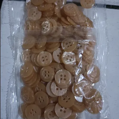 Kancing Safari 15mm 1.5 cm isi 144pcs / kancing baju 4 lobang 15CM