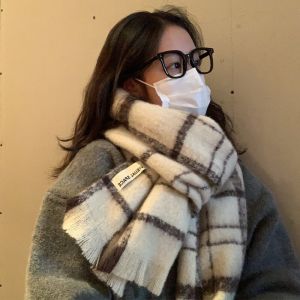 Neck Scarf Keep Warm Tassels Scarf Sense of Style Soft and Comfortable Thickened Shawl Thickening
