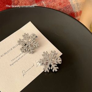 2pcs Christmas Fashion Autumn Winter Super Glitter Rhinestone Snow Hair Clip Hair Accessories for Women to Wear