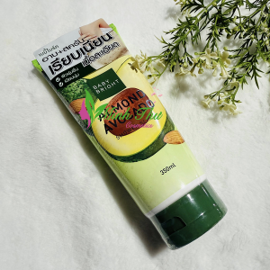 Muối Tẩy Da Chết Toàn Thân Hạnh Nhân Và Bơ Baby Bright Almond Avocado Shower Scrub 350ml